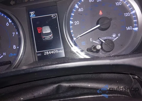 2019 Toyota Highlander Le z USA, uszkodzony, nr VIN 5TDBZRFH7KS918005